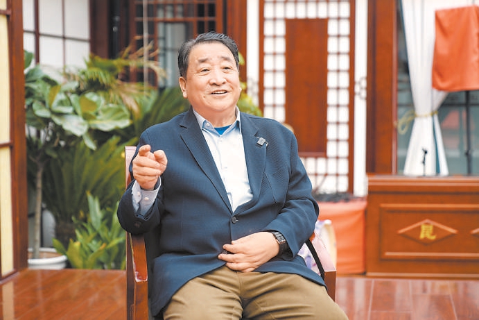 跟頭翻不動了，腦子不能老